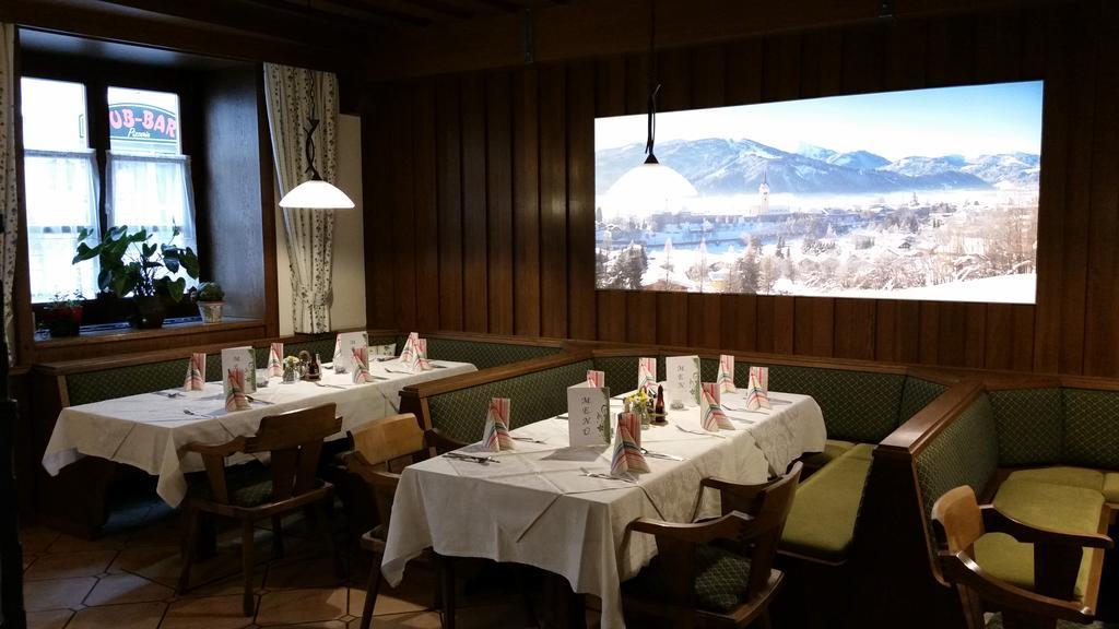 Gasthof - Restaurant Loecker Radstadt Exterior photo