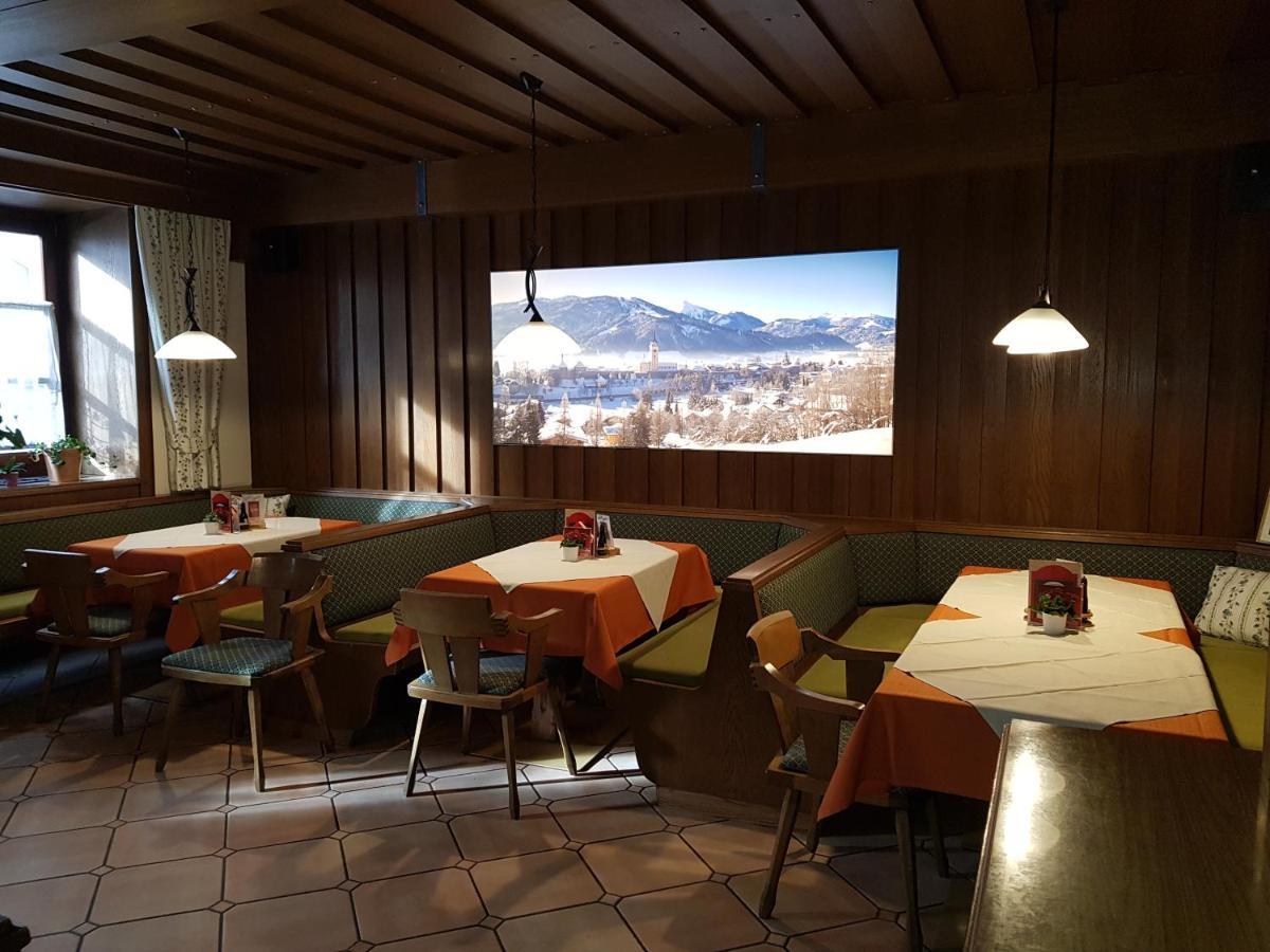 Gasthof - Restaurant Loecker Radstadt Exterior photo